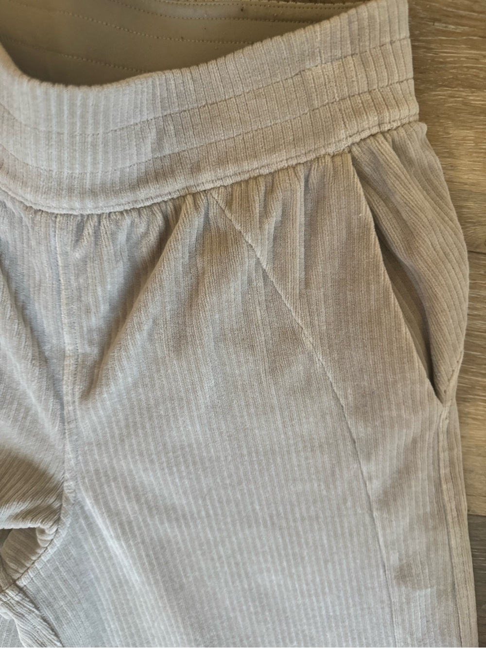 Lululemon Scuba Mid-rise wide-leg pants velvet cord - Picture 3 of 6